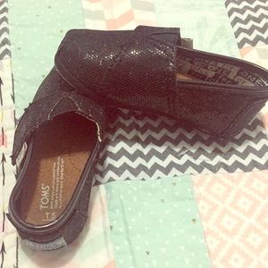 Black sparkly Toms